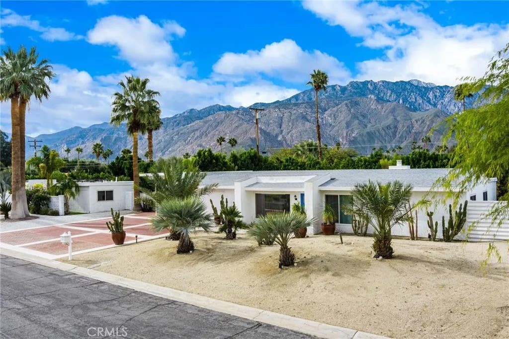 Photo of 2303 N Magnolia Rd, Palm Springs, CA 92262 (MLS # GD26046200)