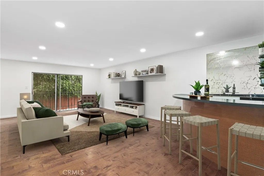 Photo of 1045 N Kings Road #105, West Hollywood, CA 90069 (MLS # SB25267355)