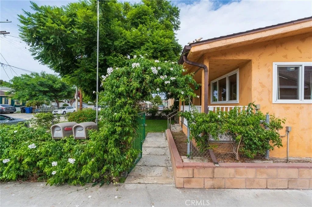 1345 W 219th