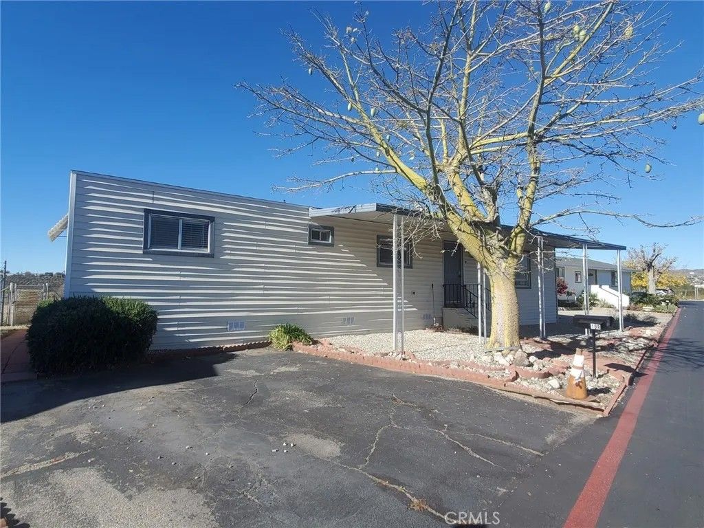 Photo of 27361 Sierra Hwy #198, Canyon Country, CA 91351 (MLS # SR25272849)