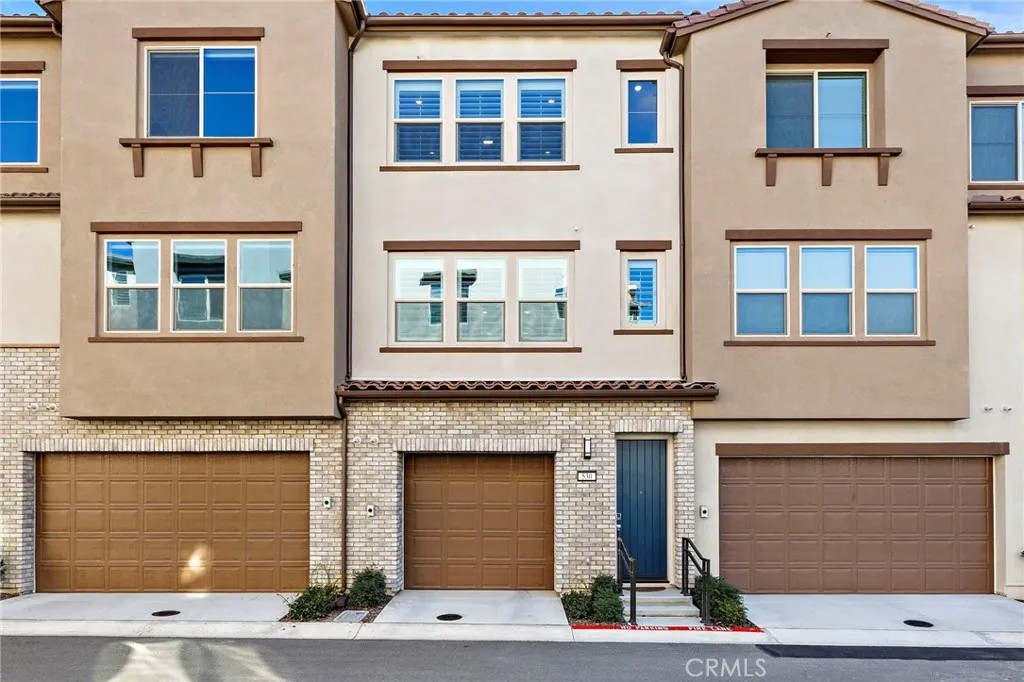 530 Bluegrass Way