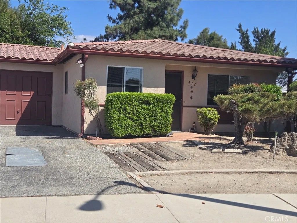 Photo of 516 San Rogelio ST, Hemet, CA 92545 (MLS # IV26108844)