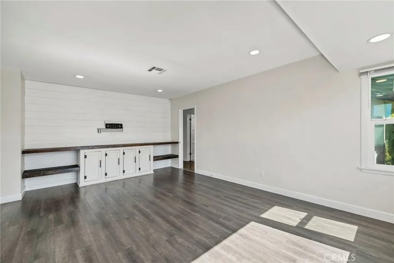 272 E 35th