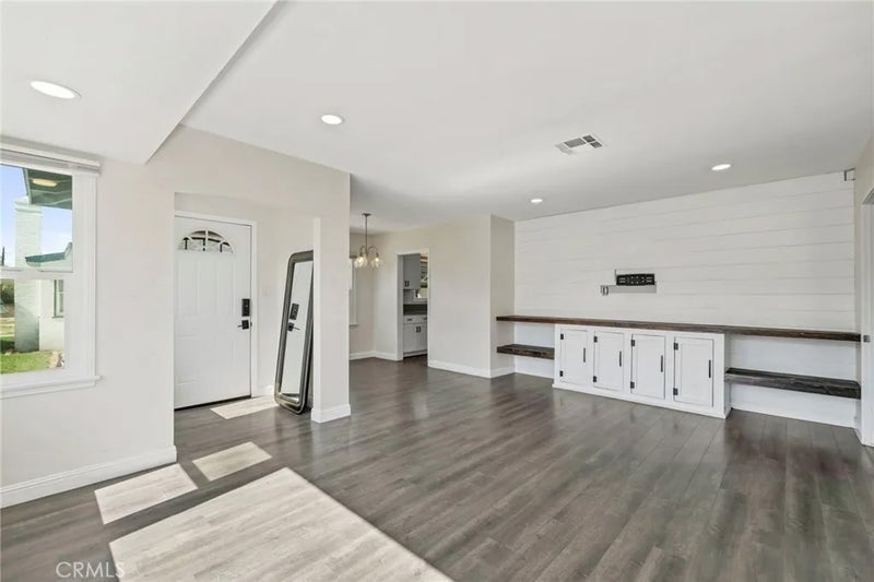 272 E 35th