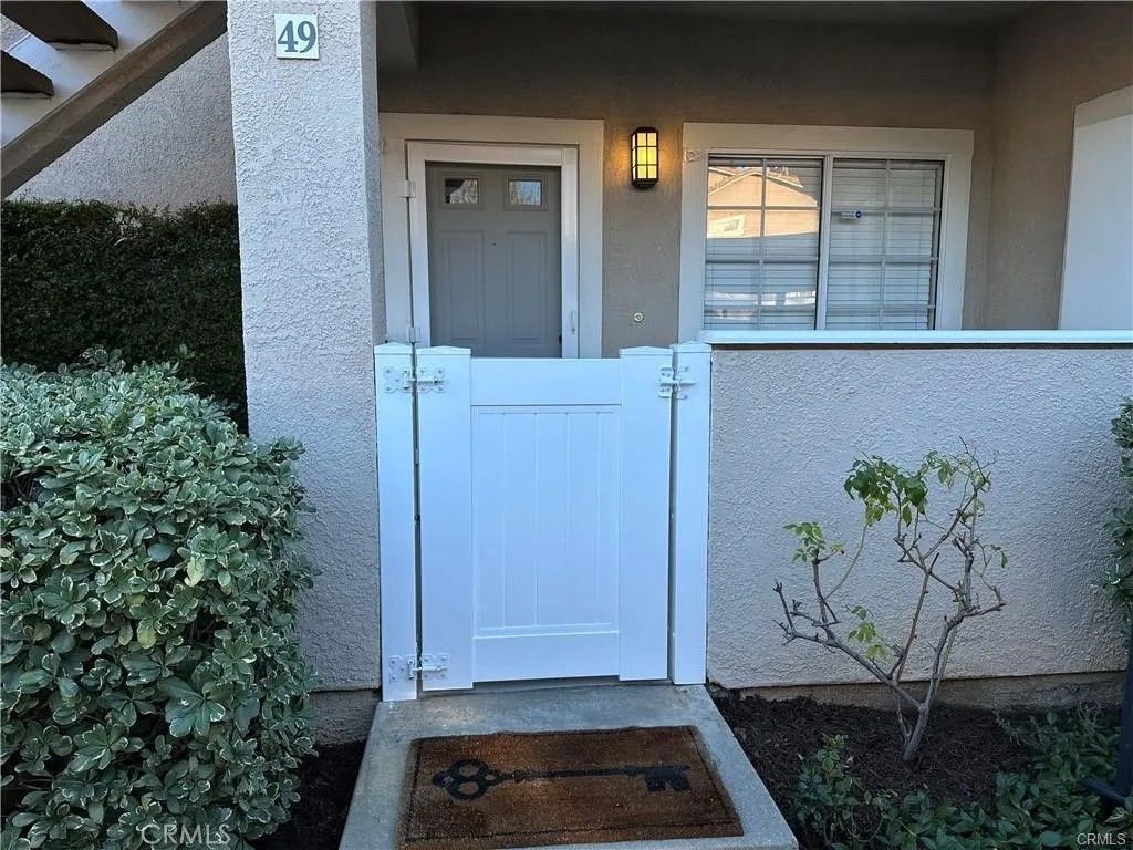 Photo of 49 Via Prado, Rancho Santa Margarita, CA 92688 (MLS # OC26092353)