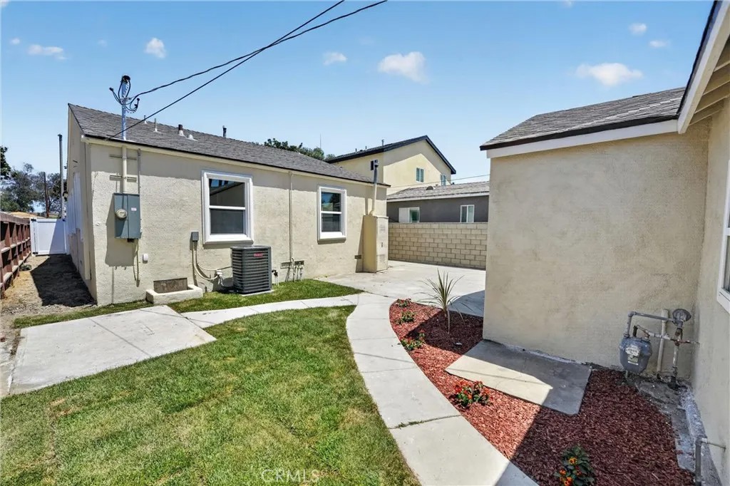 2741 Gale Avenue