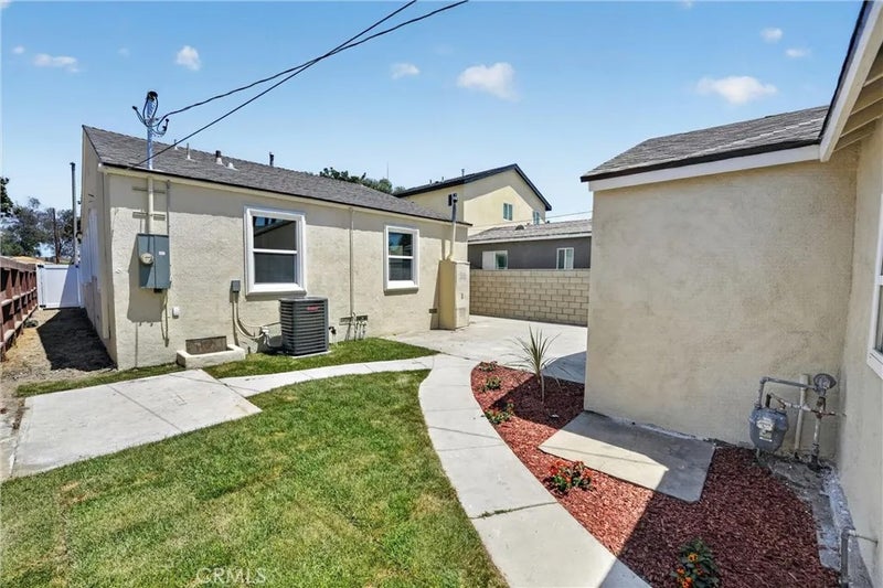 2741 Gale Avenue