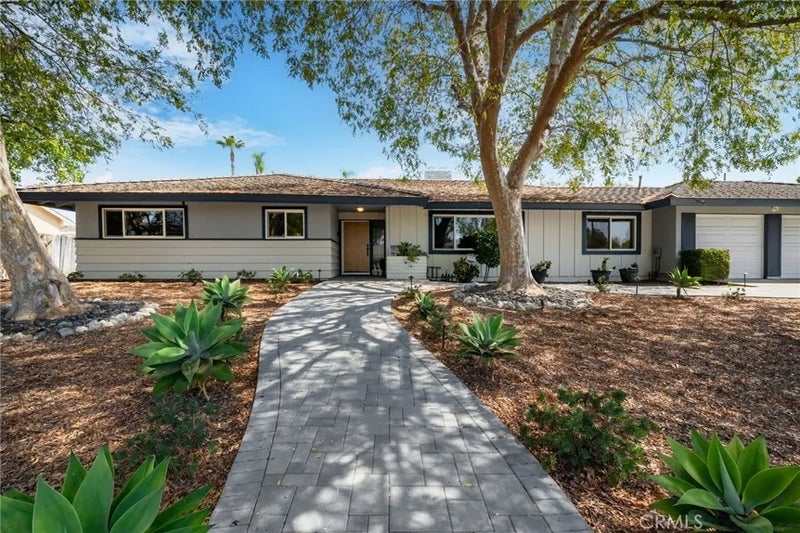 1321 El Finito Way