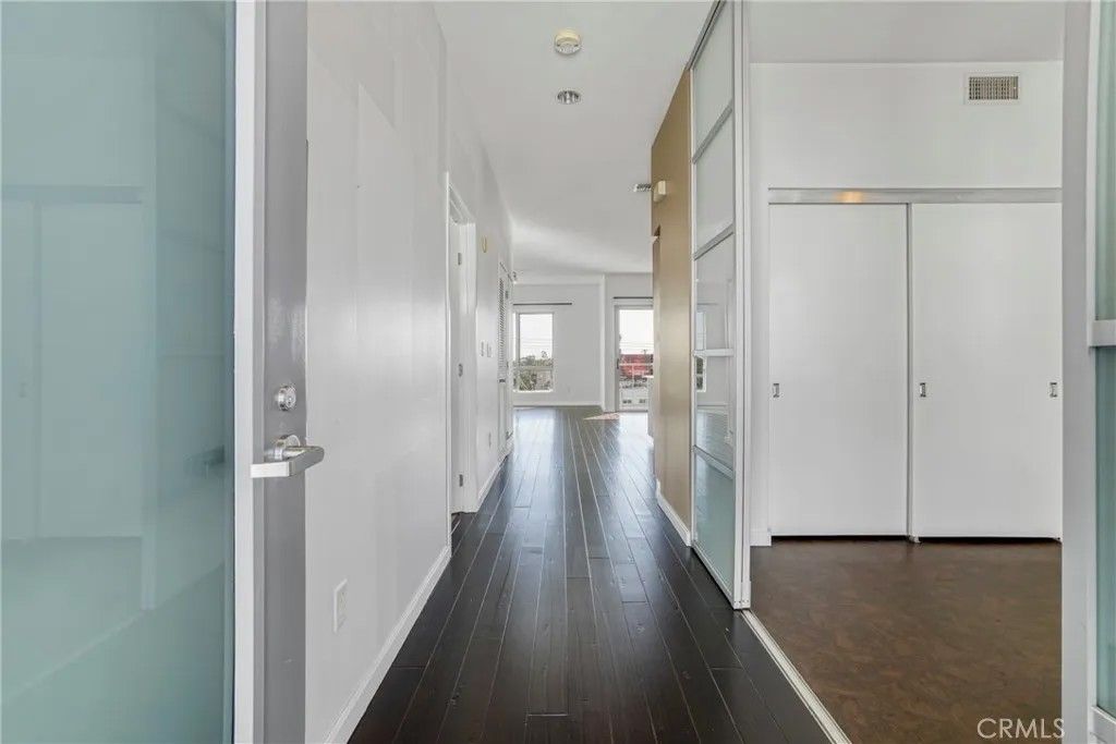 Photo of 11500 Tennessee Ave #432, Los Angeles, CA 90064 (MLS # SR26021353)