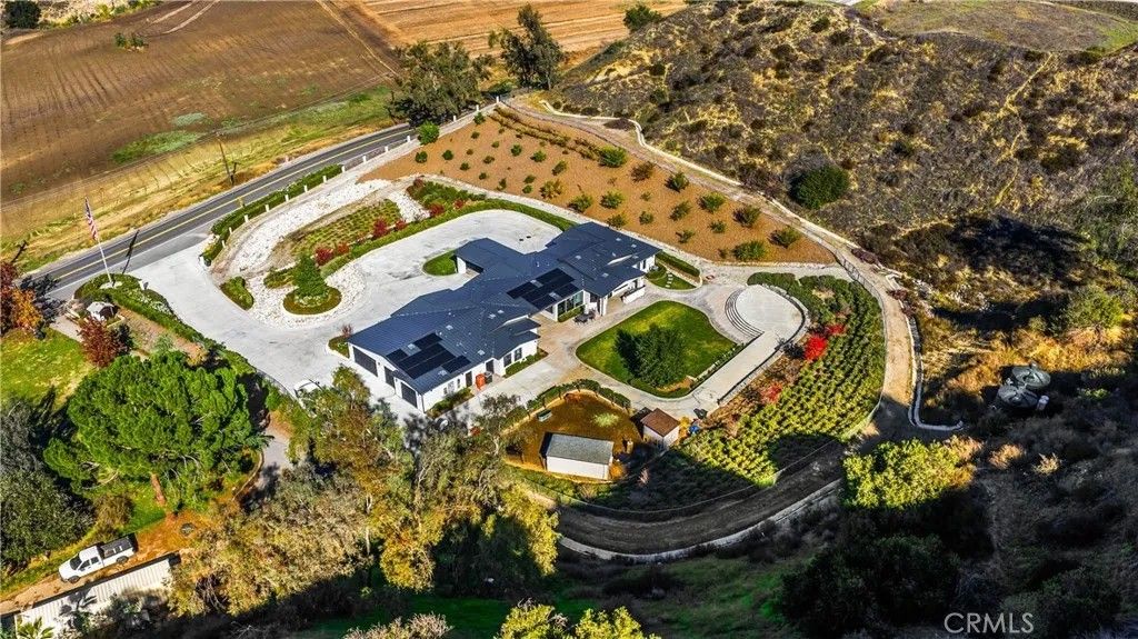 Photo of 31615 Live Oak Canyon, Redlands, CA 92373 (MLS # IV25271256)