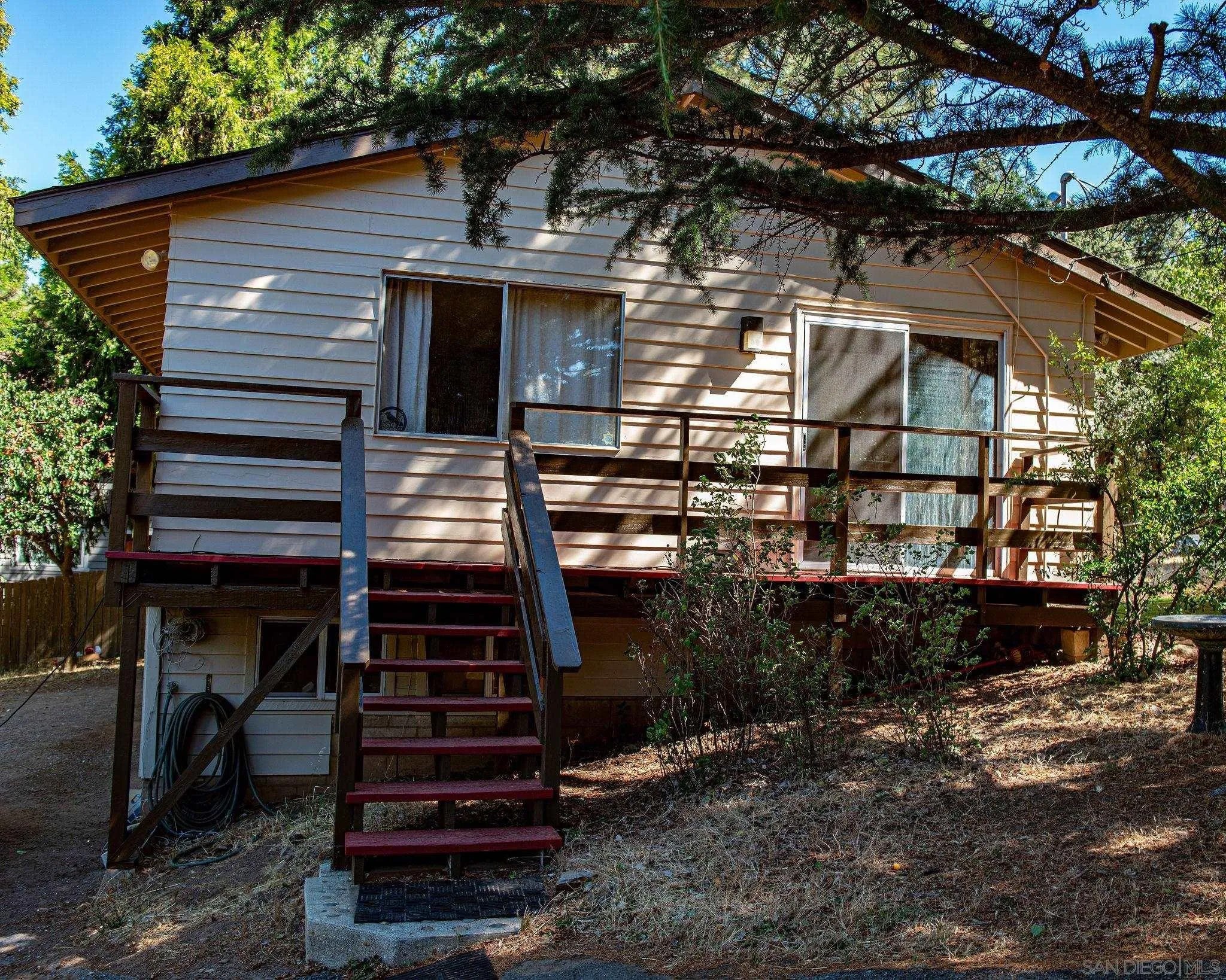 2816 Heliotrope Dr