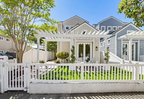 4008 Honeycutt St San Diego CA 92109