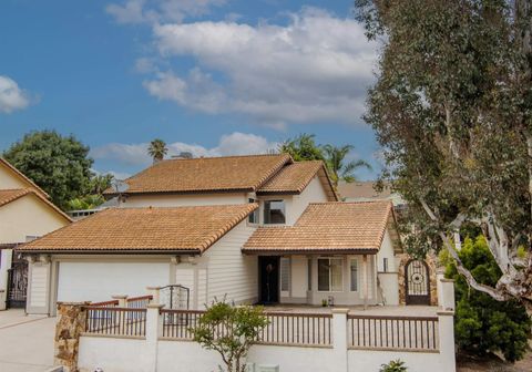 Photo of 1713 Cameo Drive, Vista, CA 92083 (MLS # 250038790)