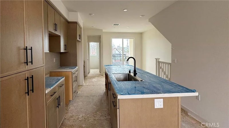685 S Brea Boulevard 304