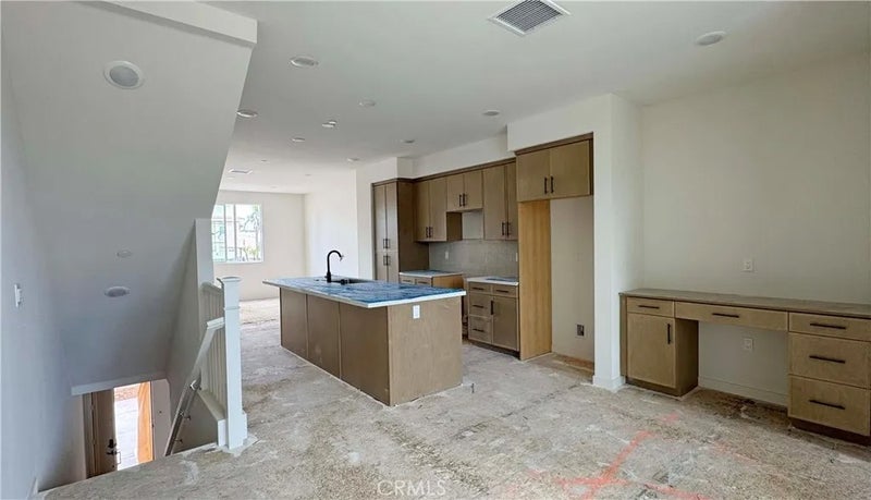685 S Brea Boulevard 304