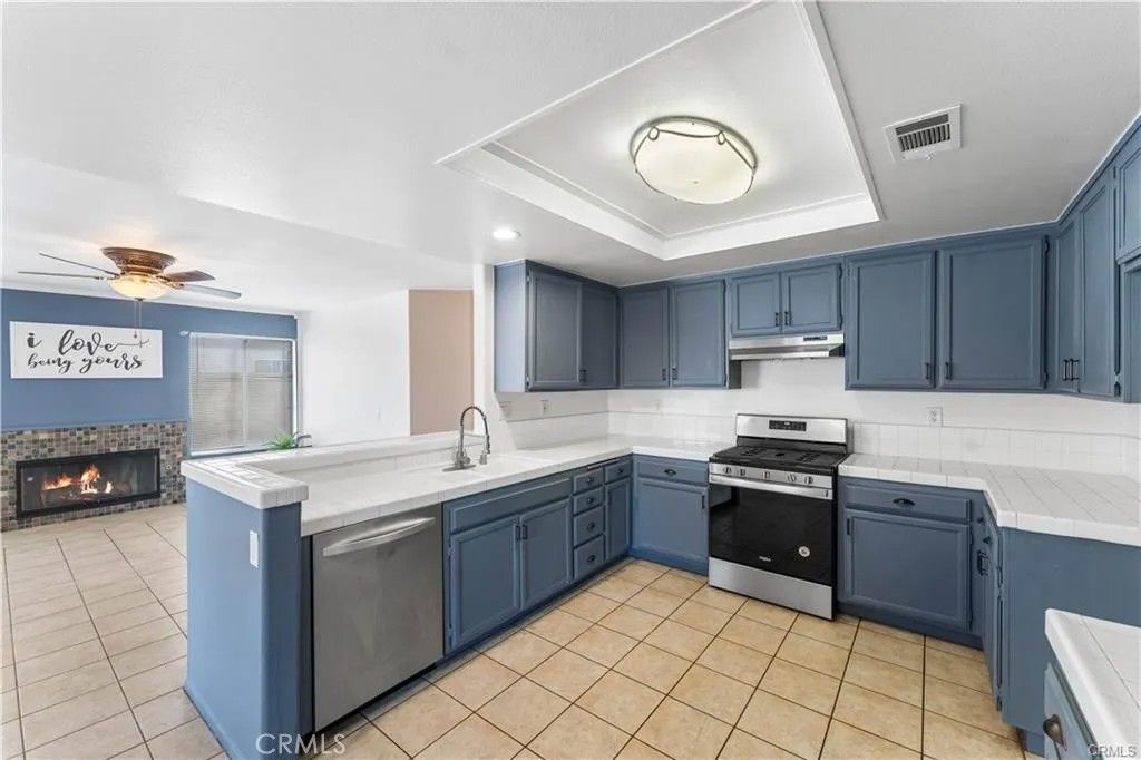 Photo of 39566 Dunbar St, Palmdale, CA 93551 (MLS # SR25266628)