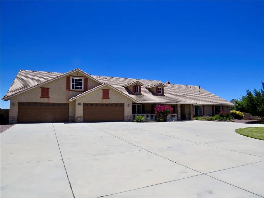 Photo of 7445 El Manor RD, Hesperia, CA 92344 (MLS # PW26153173)