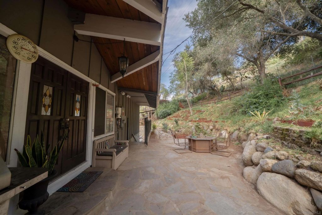 Photo of 2373 Carroll Ln, Escondido, CA 92027 (MLS # 260009183)