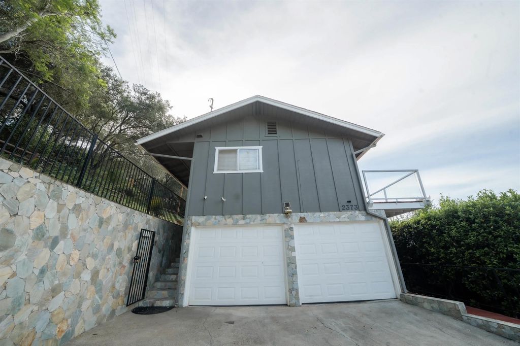 Photo of 2373 Carroll Ln, Escondido, CA 92027 (MLS # 260009183)