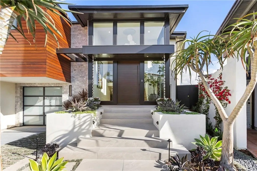 23502 Seaward Isle