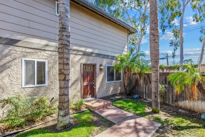 8980 Lamar St 18