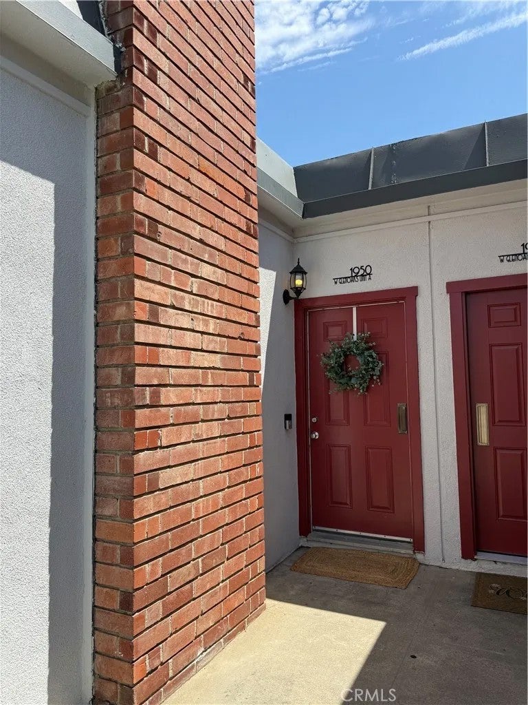 1950 W Glenoaks #A