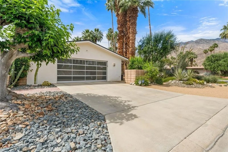 1200 S. Manzanita Avenue