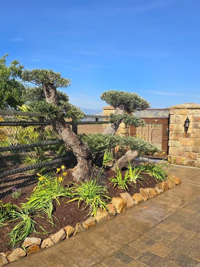 Photo of 3752 Monserate PL, Fallbrook, CA 92028 (MLS # NDP2606624)