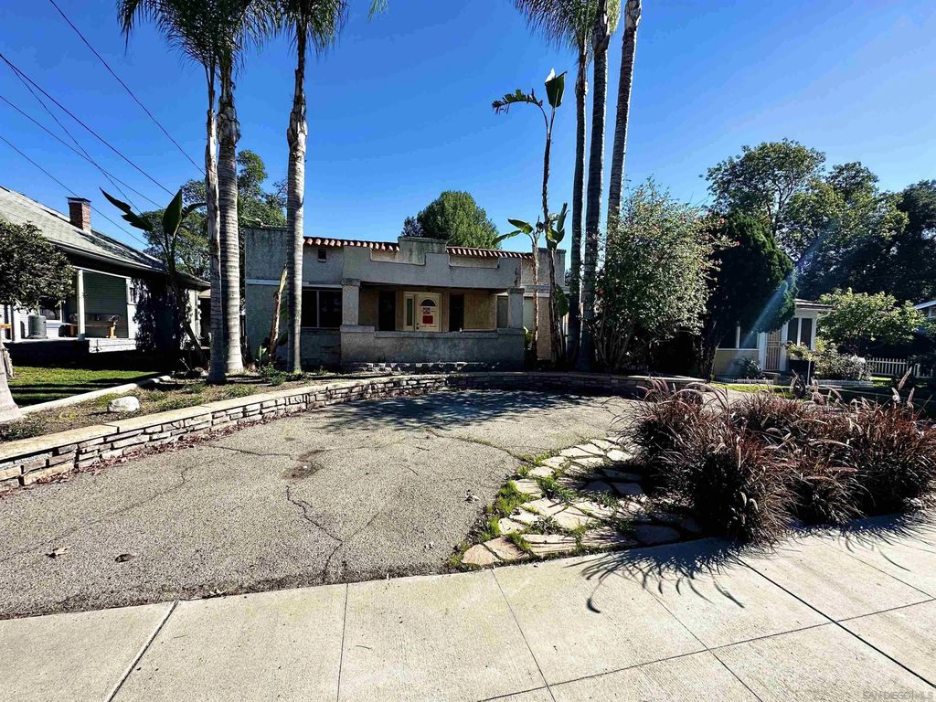 Photo of 282 N 6th Avenue, Upland, CA 91786 (MLS # 2600379)