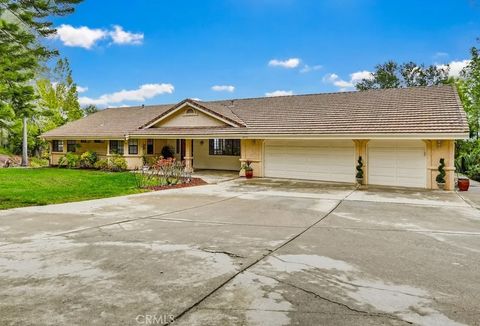 Photo of 28572 Meadow Mesa Lane, Escondido, CA 92026 (MLS # PW26057934)