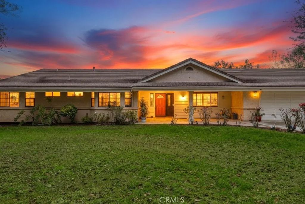 Photo of 28572 Meadow Mesa Lane, Escondido, CA 92026 (MLS # PW26057934)