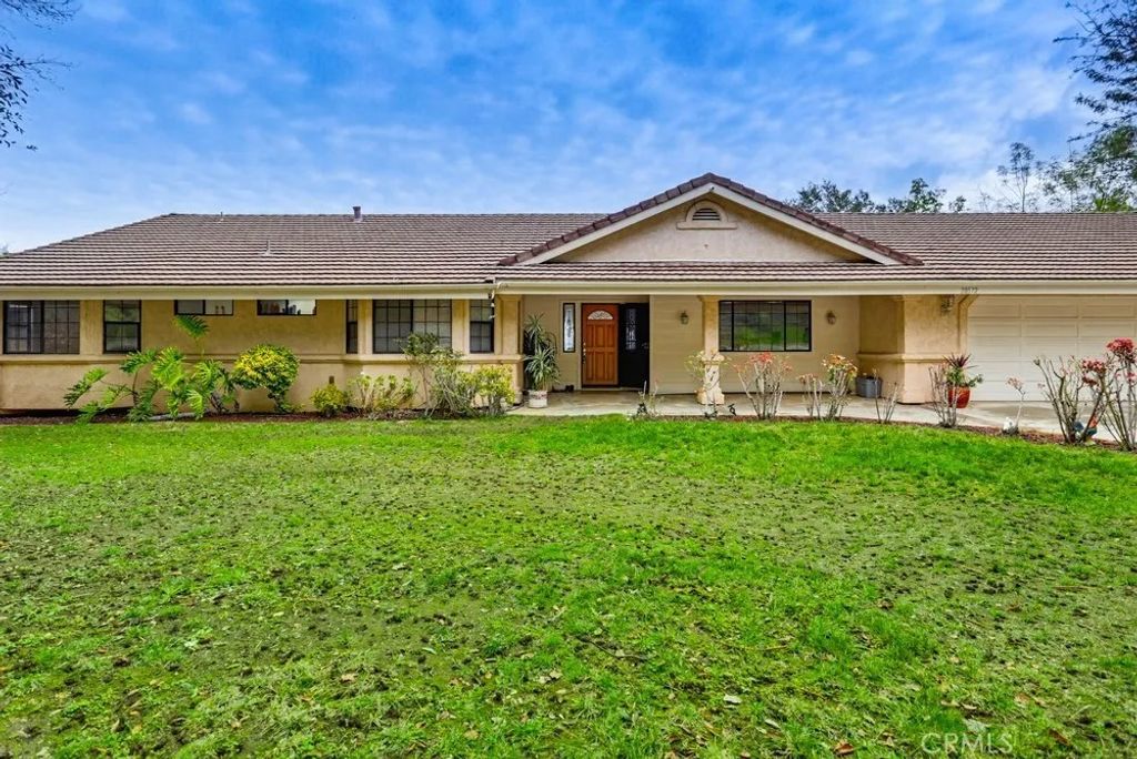 Photo of 28572 Meadow Mesa Lane, Escondido, CA 92026 (MLS # PW26057934)