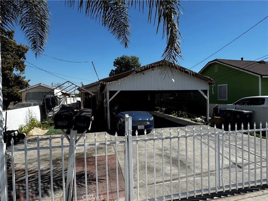 8820 Beach