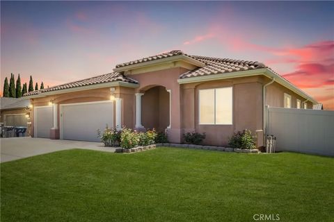 Photo of 1198 Canyon Drive, Tehachapi, CA 93561 (MLS # OC26081607)