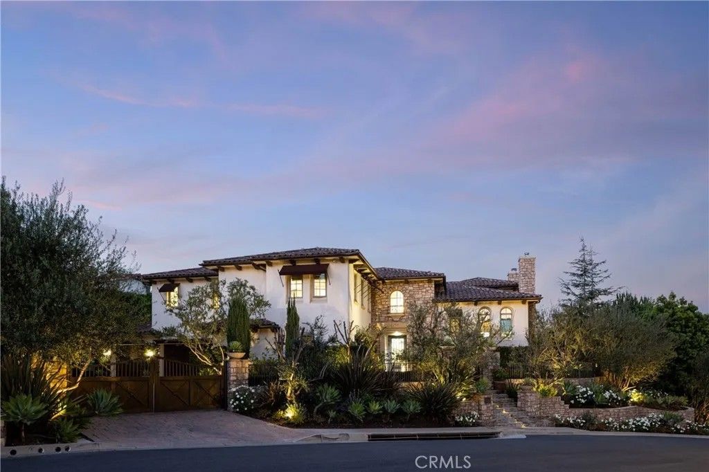 Photo of 9981 Foxrun Road, North Tustin, CA 92705 (MLS # OC26063386)