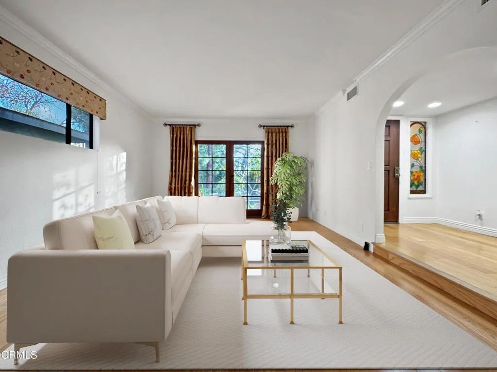 Photo of 2307 Dorothy Street, La Crescenta, CA 91214 (MLS # P1-25873)