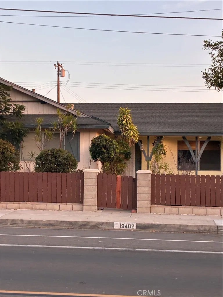13402 Lampson ave