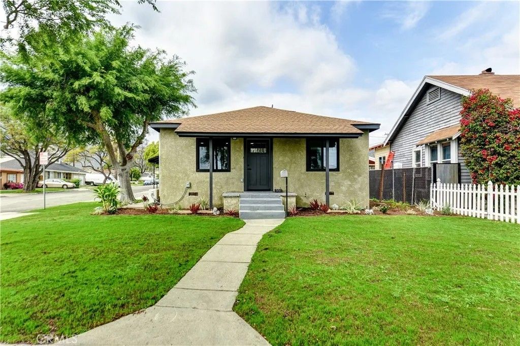 Photo of 551 W Crescent Drive, Azusa, CA 91702 (MLS # PW25276943)