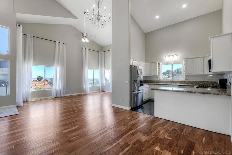 1329 Portola Ave