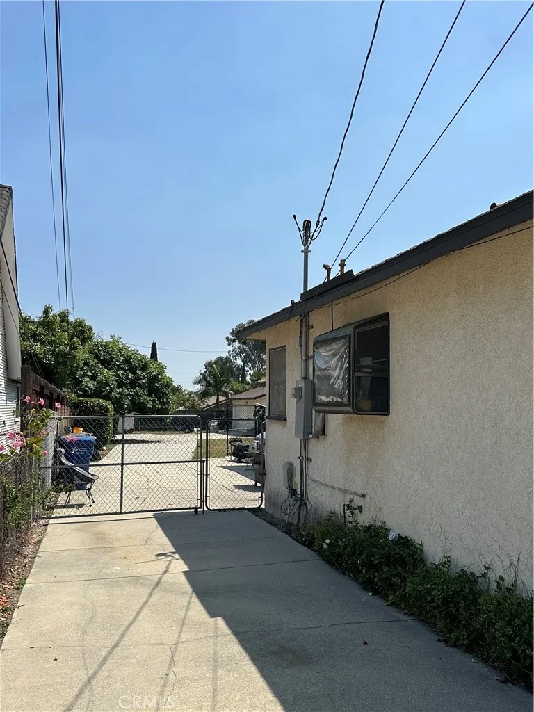 9416 Broadway