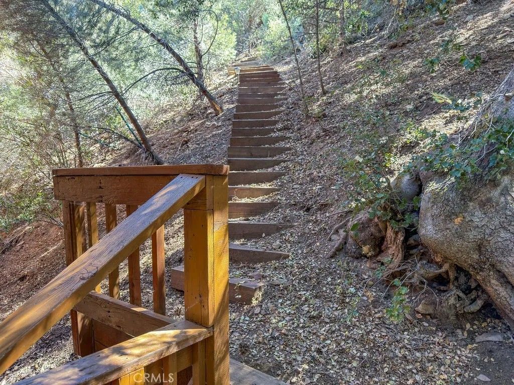 Photo of 1812 Poplar Way, Pine Mountain Club, CA 93222 (MLS # SR26076697)