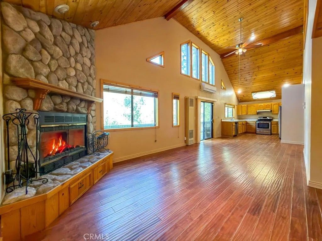 Photo of 1812 Poplar Way, Pine Mountain Club, CA 93222 (MLS # SR26076697)