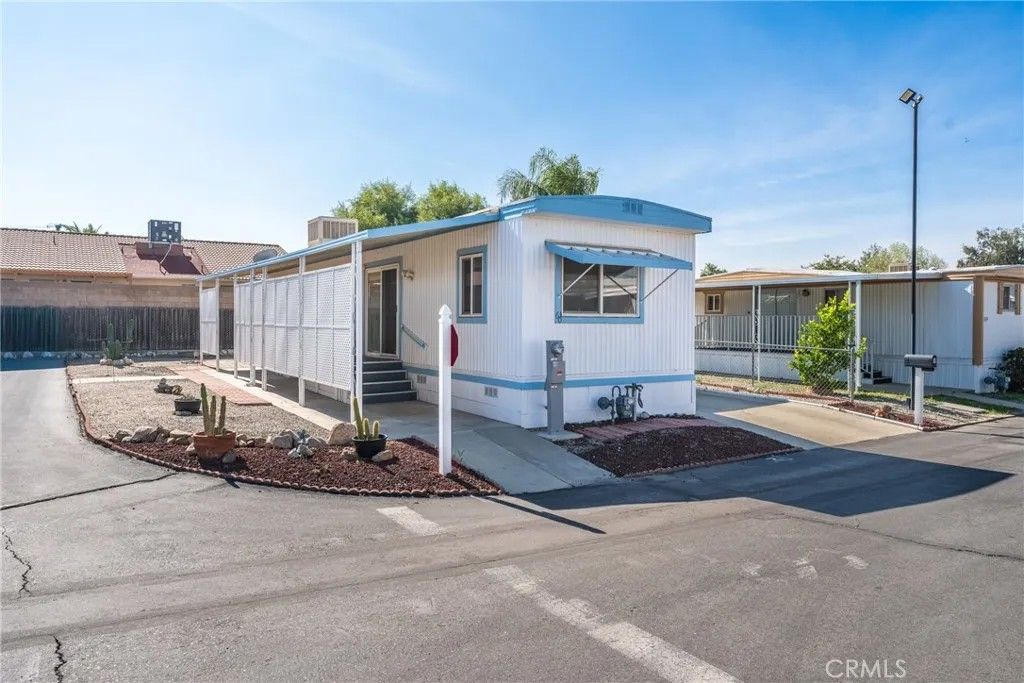 Photo of 655 E Main St #60, San Jacinto, CA 92583 (MLS # IG25245013)