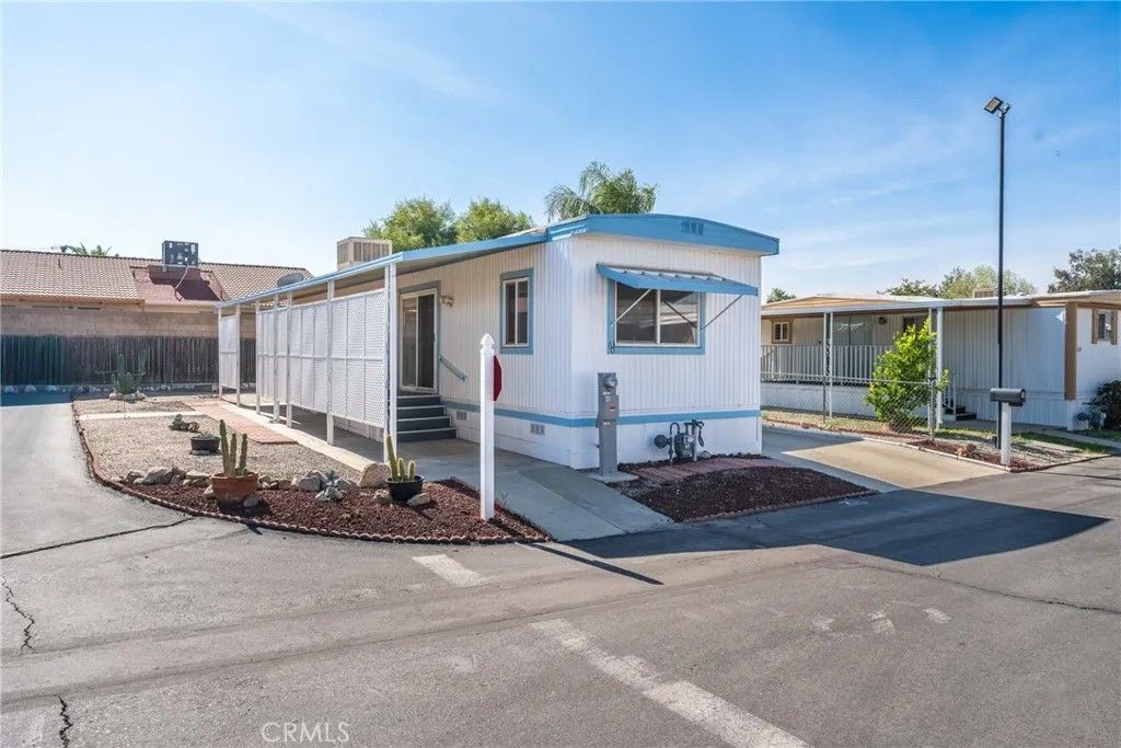 Photo of 655 E Main St #60, San Jacinto, CA 92583 (MLS # IG25245013)