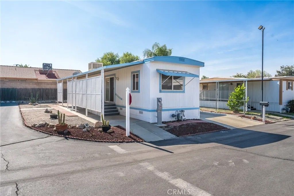 Photo of 655 E Main St #60, San Jacinto, CA 92583 (MLS # IG25245013)