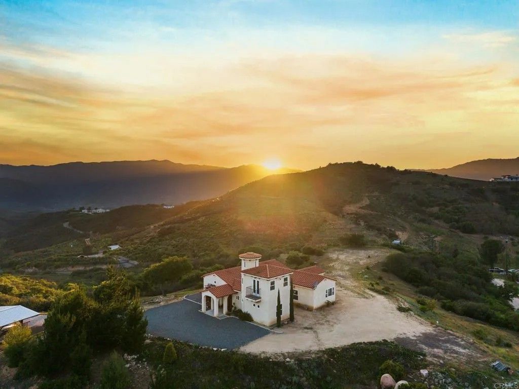 Photo of 2389 Eric Road, Fallbrook, CA 92028 (MLS # NDP2504521)