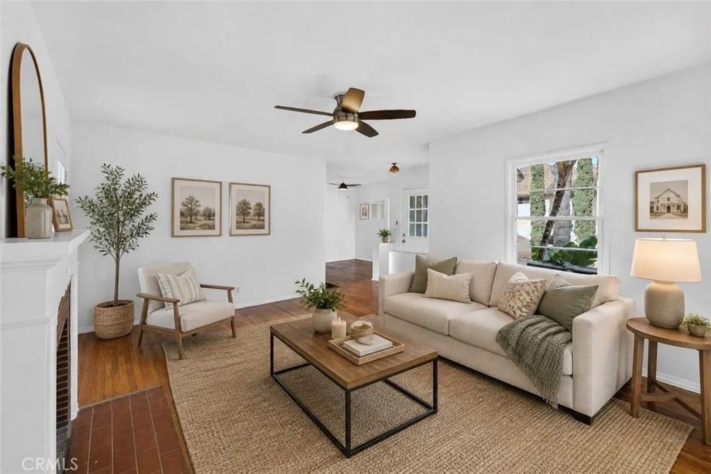 Photo of 815 E Collins AVE, Orange, CA 92867 (MLS # PW26096987)