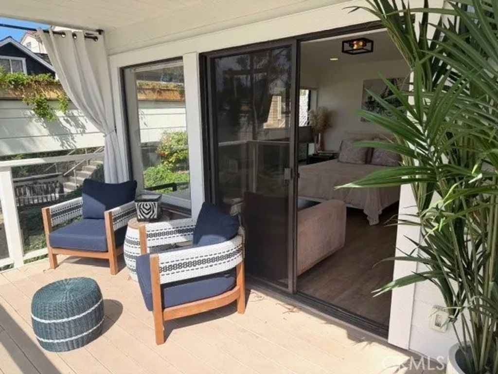 Photo of 400 Goldenrod Avenue, Corona Del Mar, CA 92625 (MLS # OC26048670)