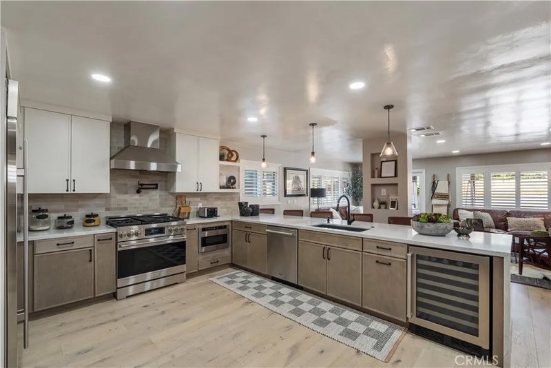 1611 N Greenbrier