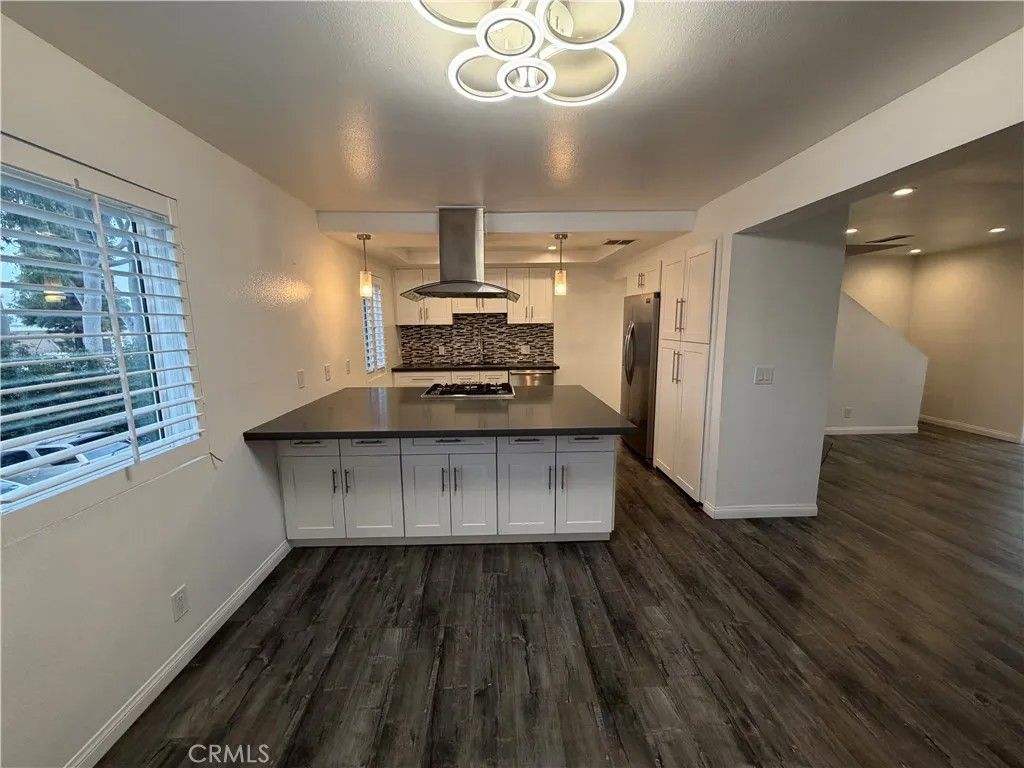 Photo of 18333 Hatteras Street #62, Tarzana, CA 91356 (MLS # SR26015053)